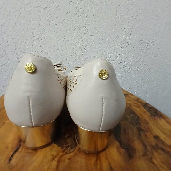 UEC Dana Buchman Peep toe with gold buckle sz 7.5 - Picture 4 of 11